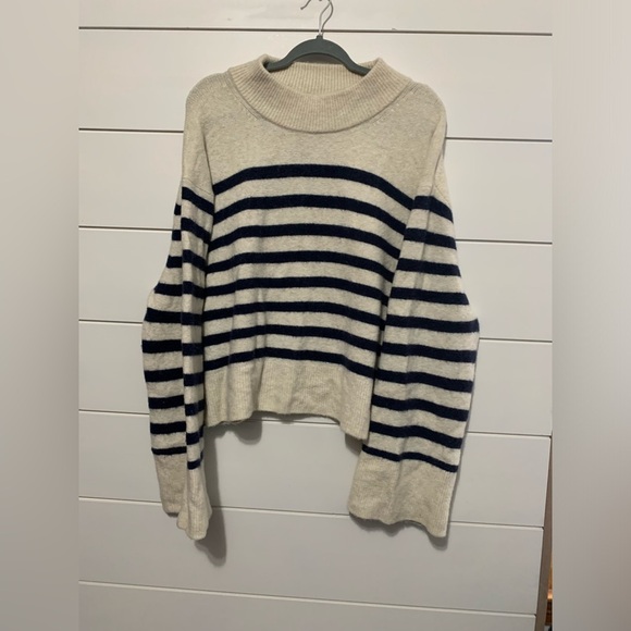 JCrew chunky crewneck sweater in supersoft yarn - Picture 5 of 13
